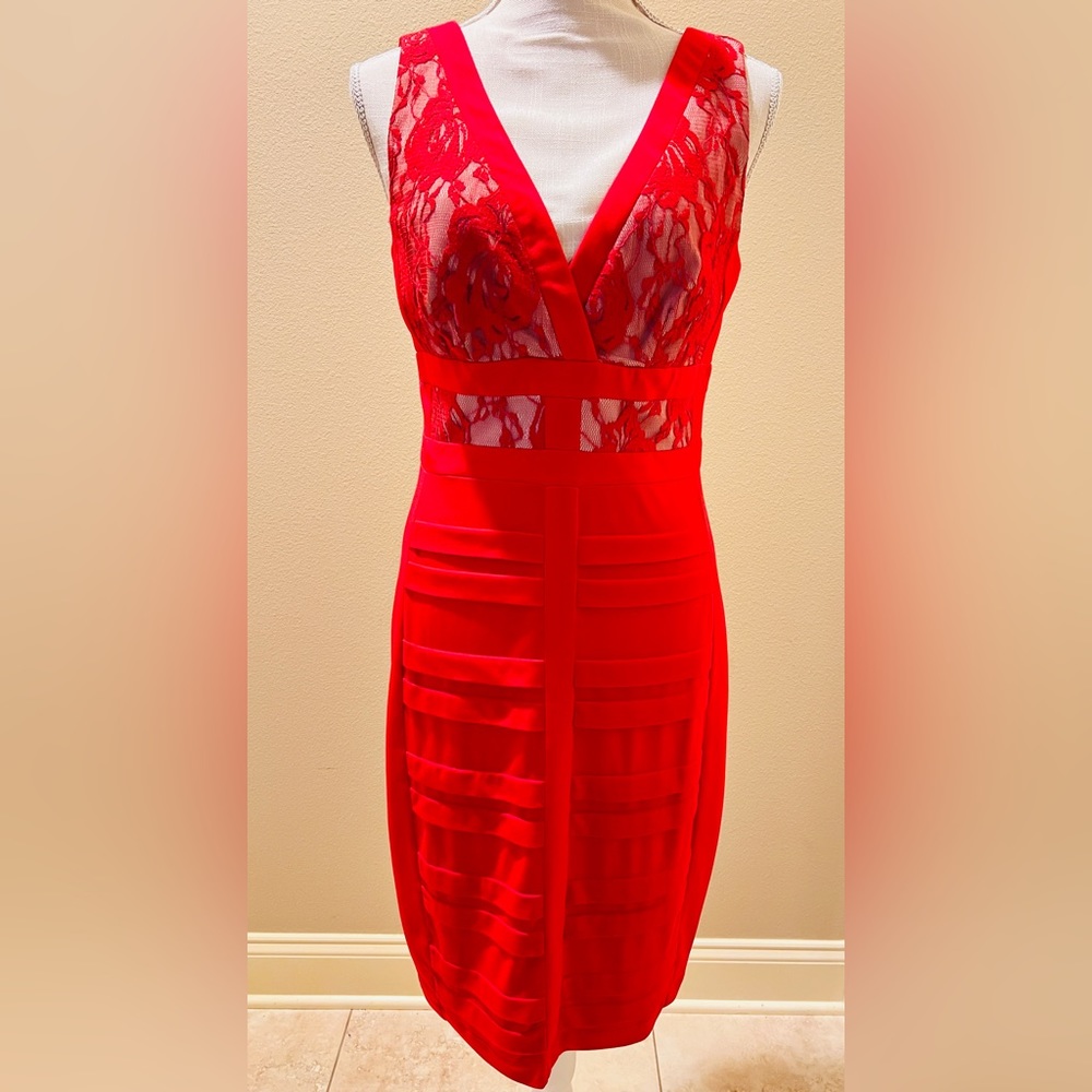 Red Signature by Sangria Lace Bodice Dress. Size 8. NWT